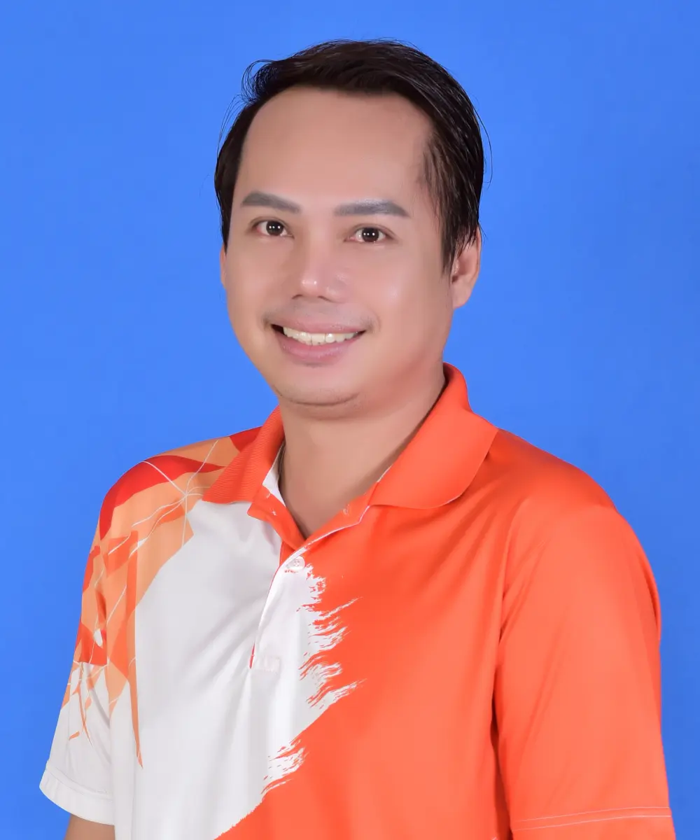 นายวิวรรธน์ พลีเจริญ
