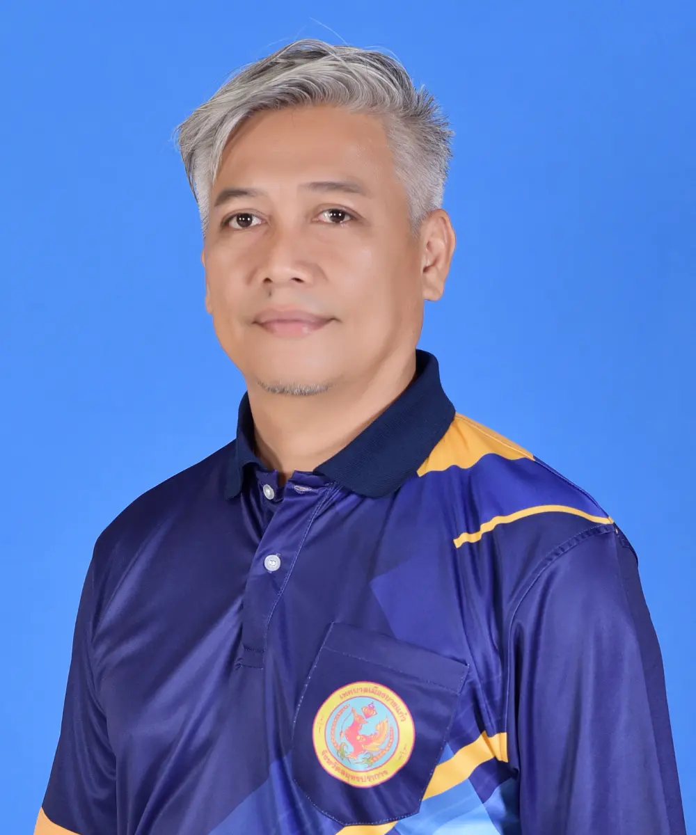 นายรุ่งโรจน์ เพชรรักษ์