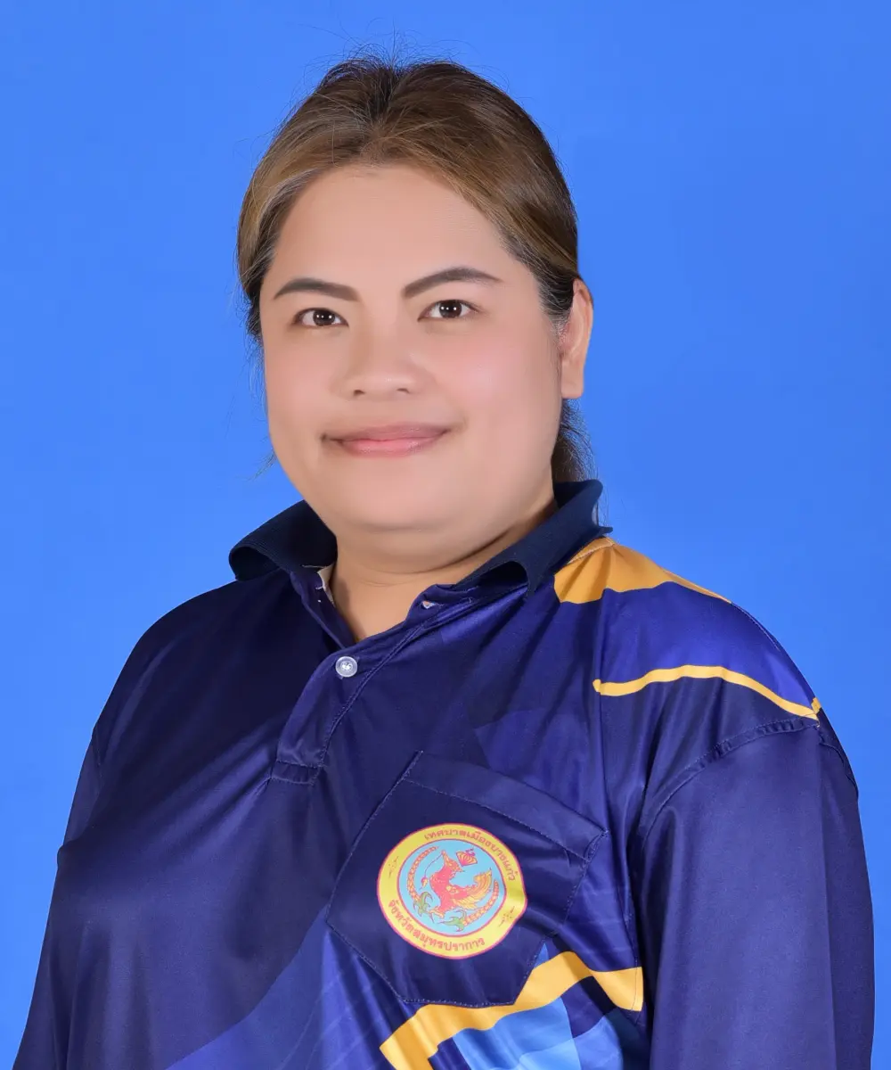 นางสาวเพชรรุ่ง ชุมภูสืบ