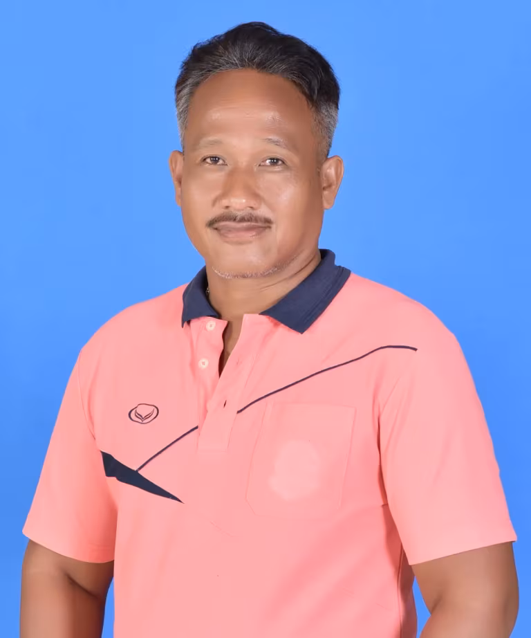 นายประสาร สระแก้ว