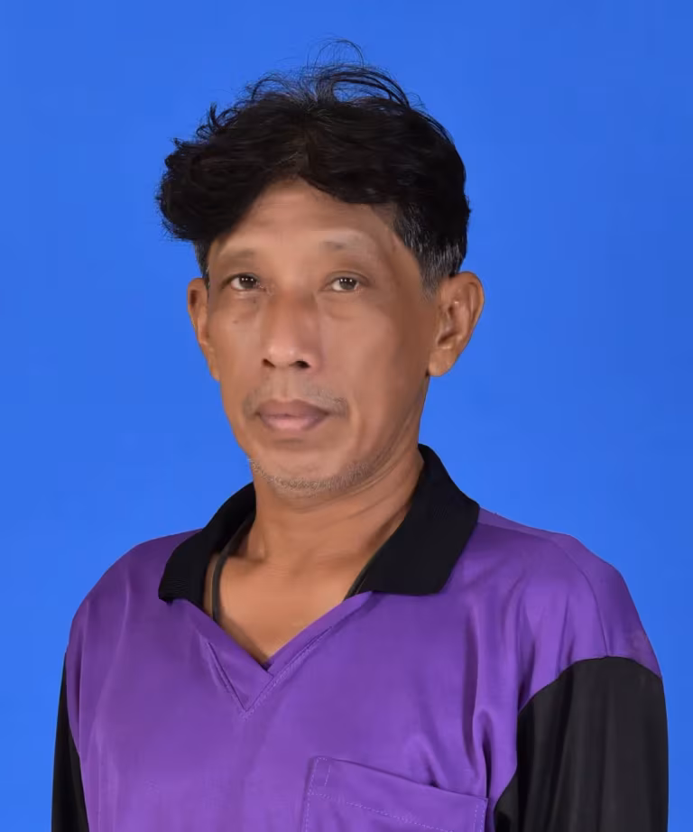 นายสมชาย สุทธิเลิศ