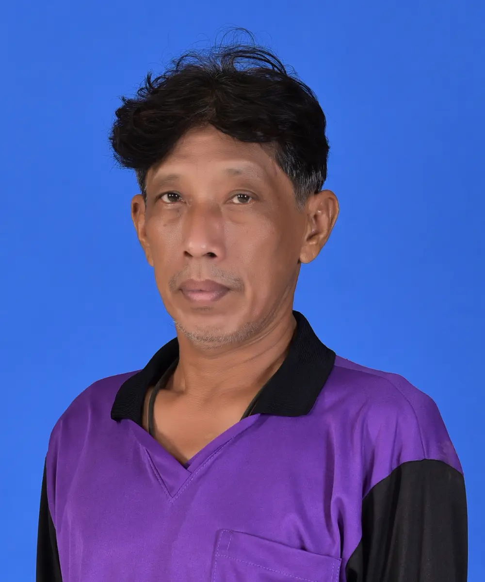 นายสมชาย สุทธิเลิศ