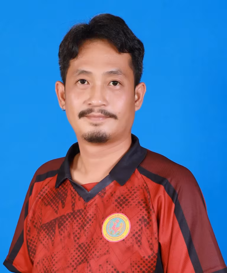 นายวรวุฒิ เทียมนาค