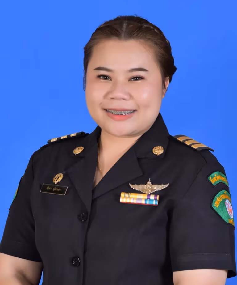 นางสาวสุธิดา มุสิกทอง